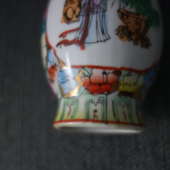 Small 6.5 Inch High Hourglass Shaped Ceramic Flower Vase - Picture 14 of 16